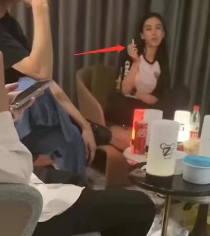 圈内人员爆料杨颖视频大全,圈内人士揭秘真实一面  第2张